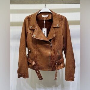 (92012-SNA-CML) SNAKE SKIN TEXTURED MOTO JACKET WITH BELT